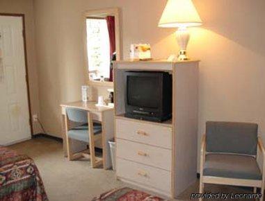 Howard Johnson By Wyndham Enderby Motel Habitación foto